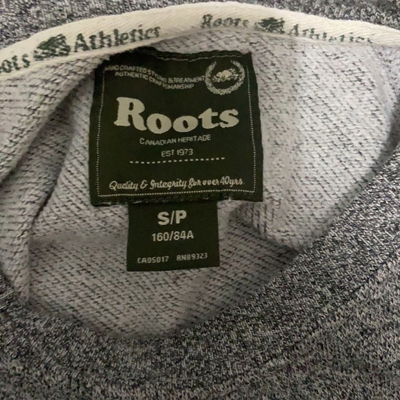 roots crewneck - Picture 3 of 3